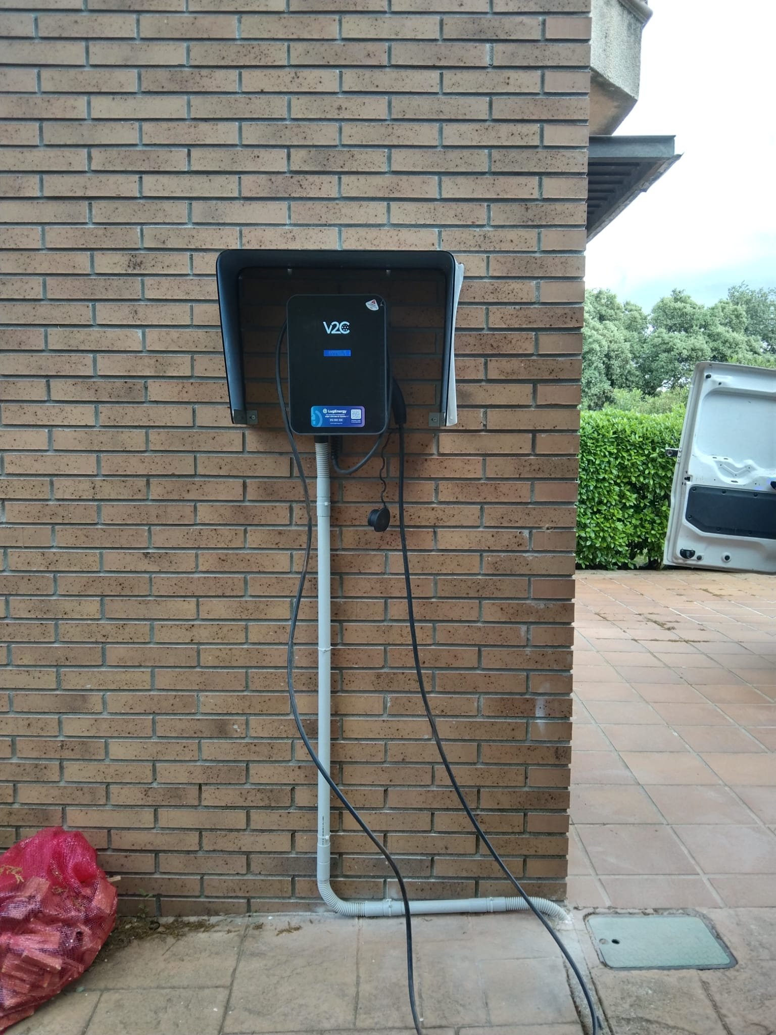 Instalación de cargador V2C en vivienda unifamiliar en Bétera